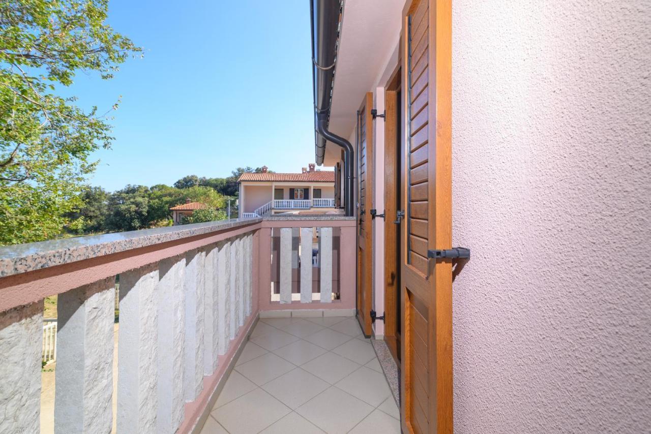 Apartments By The Sea Duga Luka - Prtlog, Labin - 2335 Exterior photo